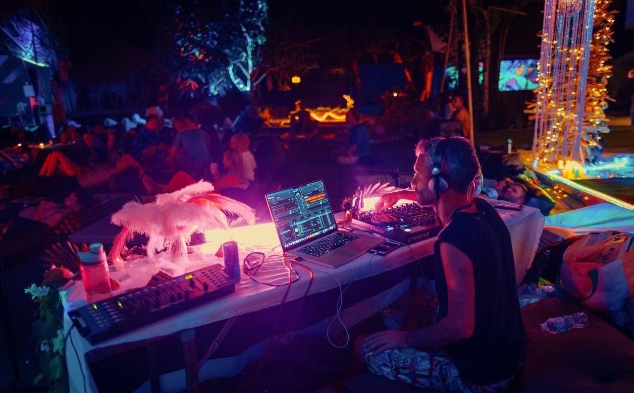 A late-night sound journey set under the stars